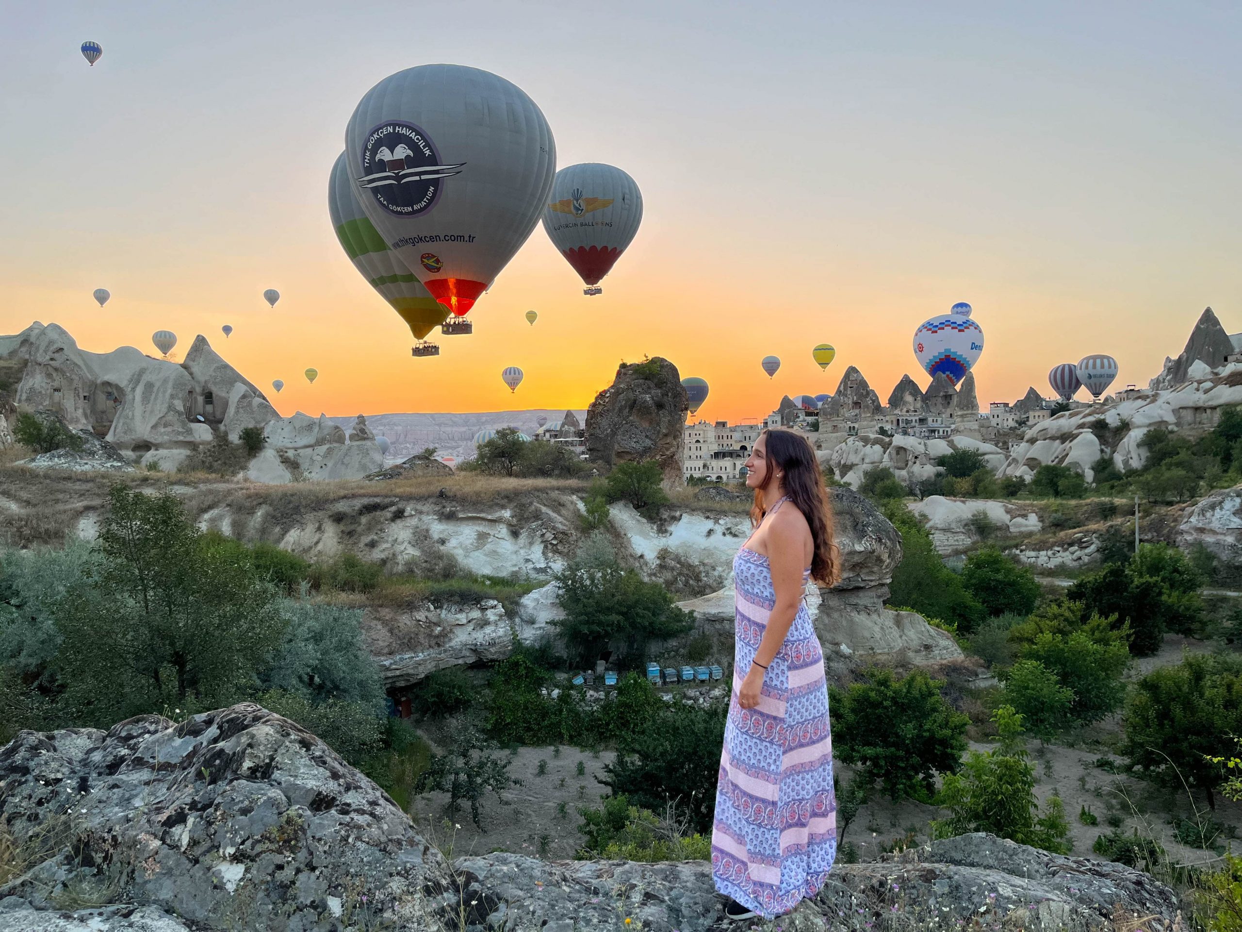 Amanecer en la Capadocia con globos