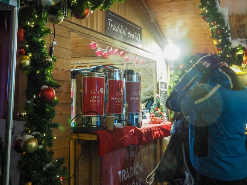 Svarak vino caliente Mercadillo Navidad Praga